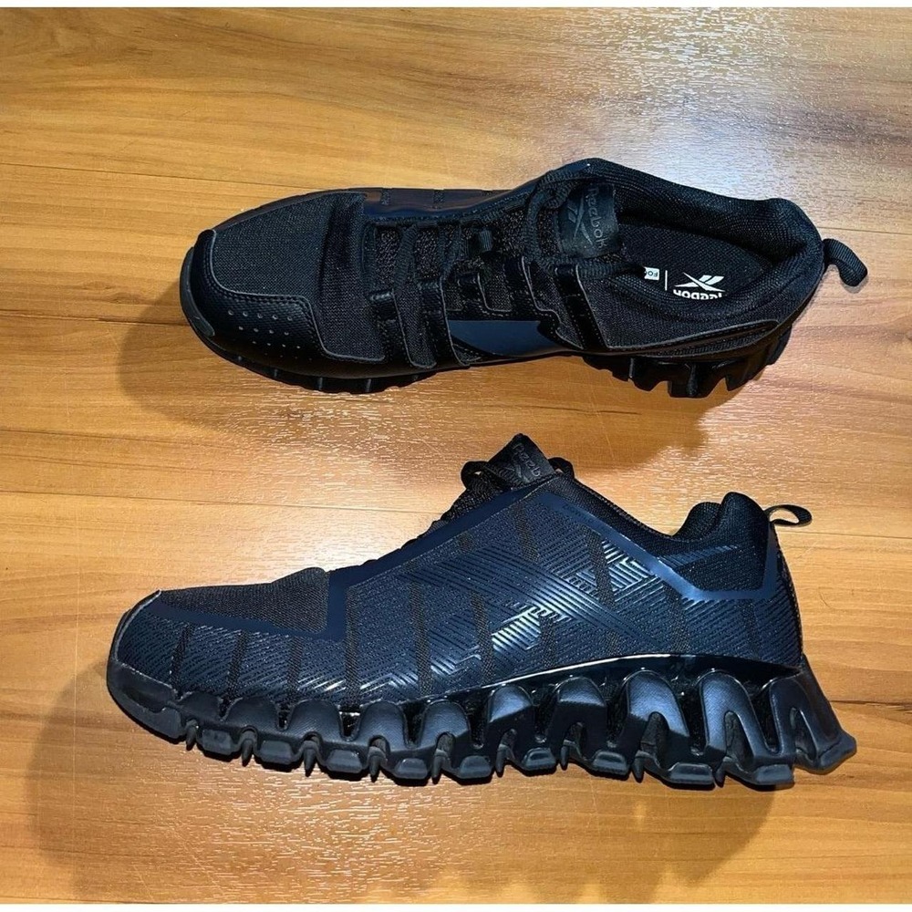Mens NWOT Reebok ZigWild Trail 6 Black Pulsion Running Walking Sneakers Shoes
